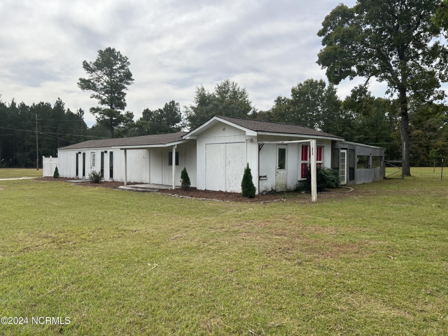 344 J Burns Rd Vass, NC 28394