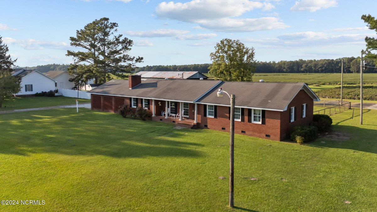 775 Gray Rd Vanceboro, NC 28586