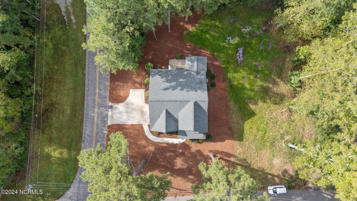 580 Hill Rd Southern Pines, NC 28387