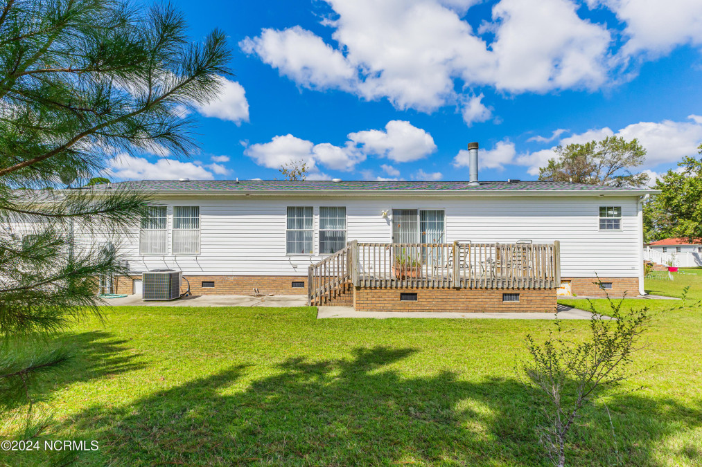 1122 Captains Ct Carolina Shores, NC 28467