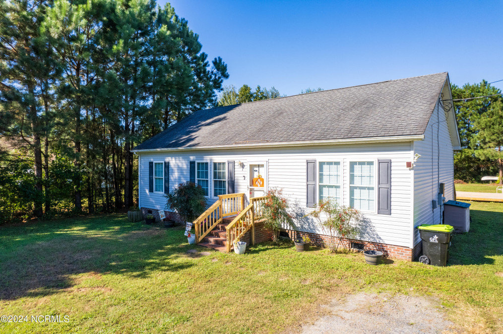 140 Lovers Ln Elizabeth City, NC 27909