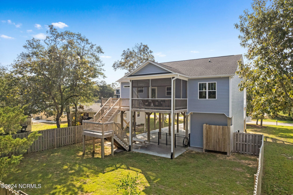 110 77th St Oak Island, NC 28465