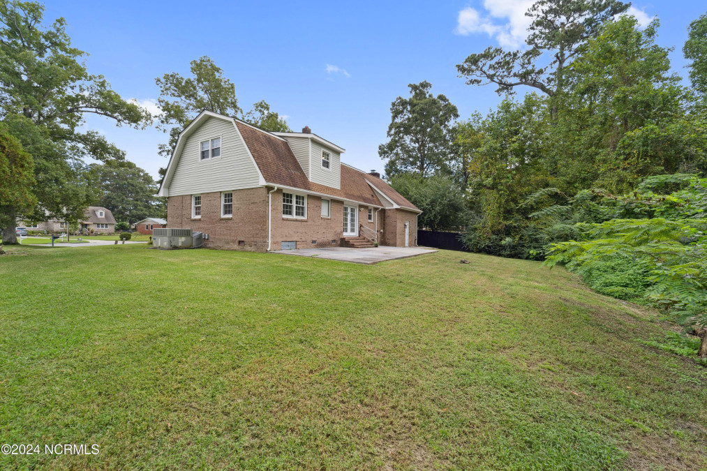 102 King Richard Ct Jacksonville, NC 28546