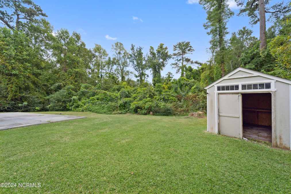 102 King Richard Ct Jacksonville, NC 28546