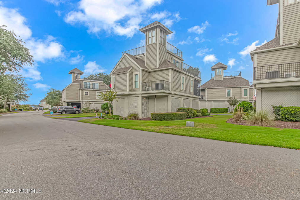 1639 Harbor Dr North Myrtle Beach, SC 29582