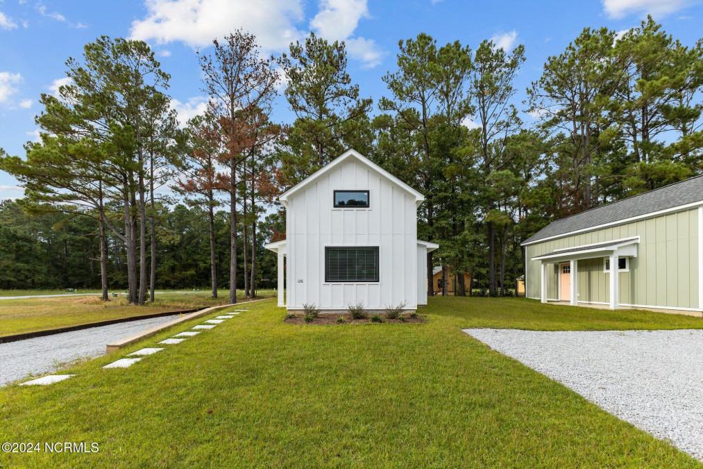 124 Long Pond Loop Swansboro, NC 28584