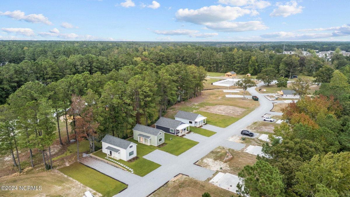 124 Long Pond Loop Swansboro, NC 28584