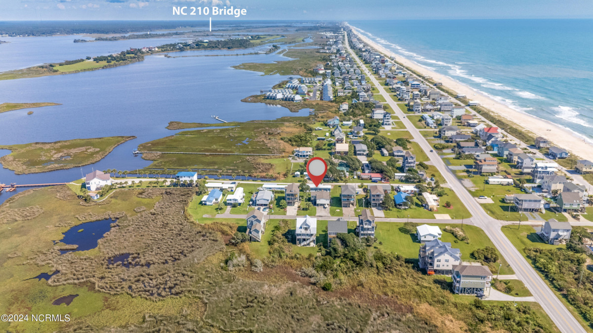 107 Phil Harris Ln North Topsail Beach, NC 28460