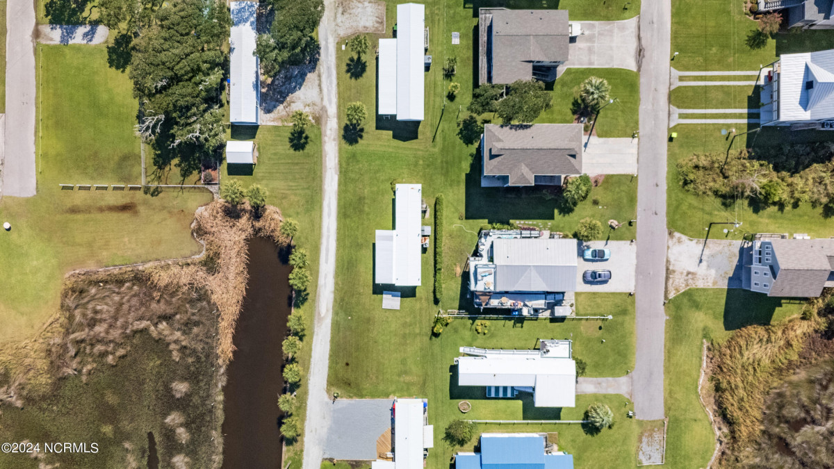 107 Phil Harris Ln North Topsail Beach, NC 28460