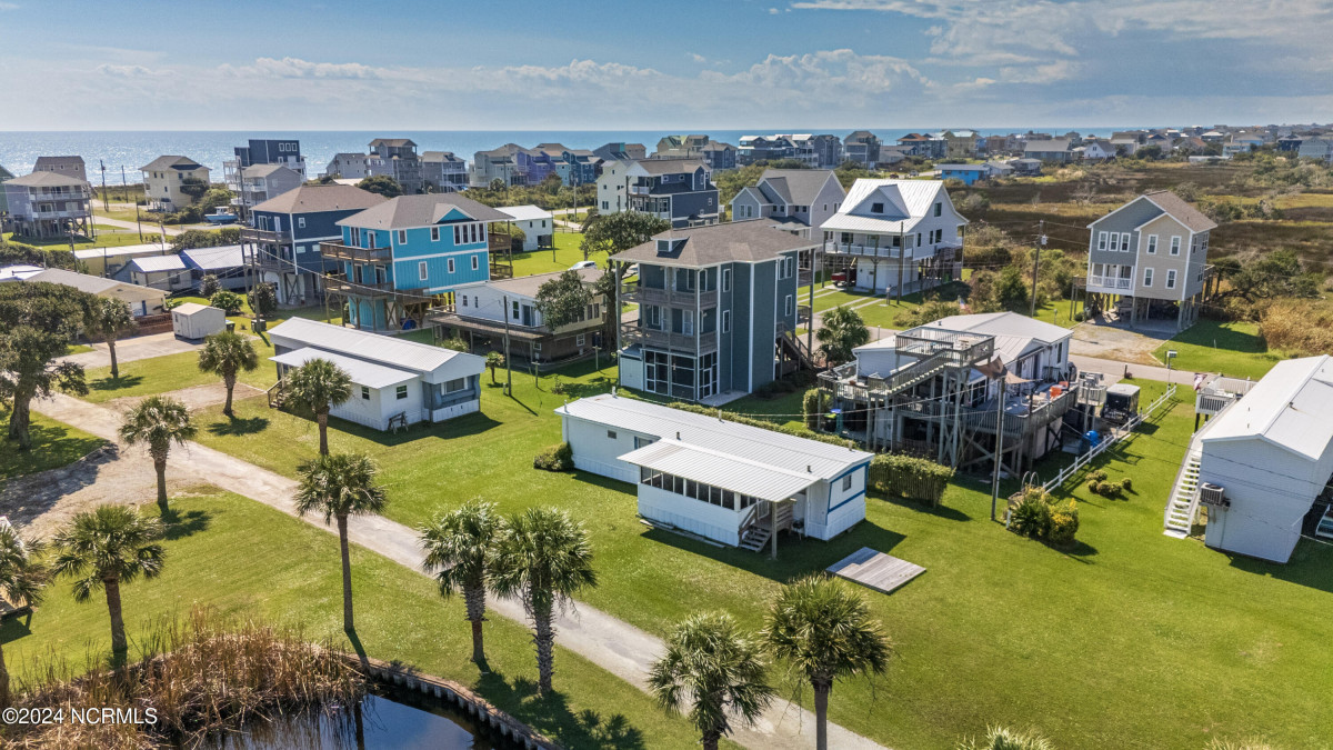 107 Phil Harris Ln North Topsail Beach, NC 28460