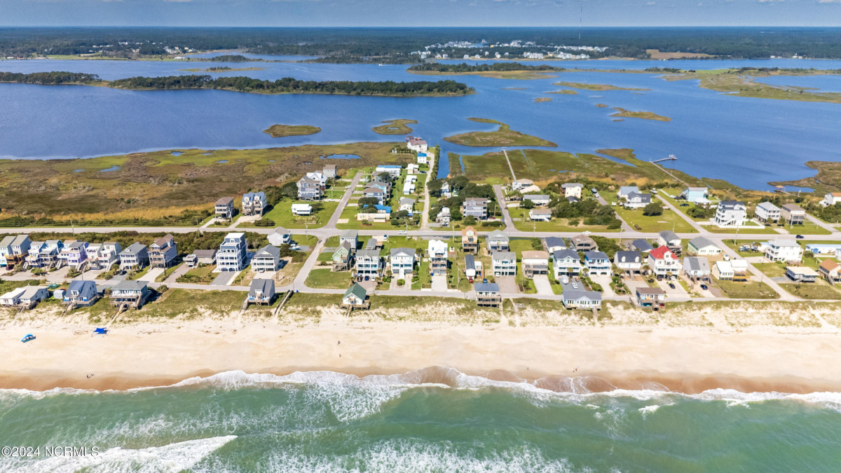 107 Phil Harris Ln North Topsail Beach, NC 28460