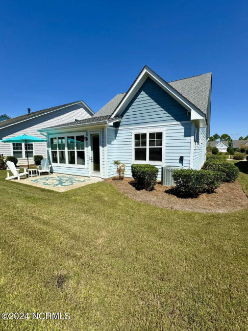 3227 Bay Winds Dr Southport, NC 28461