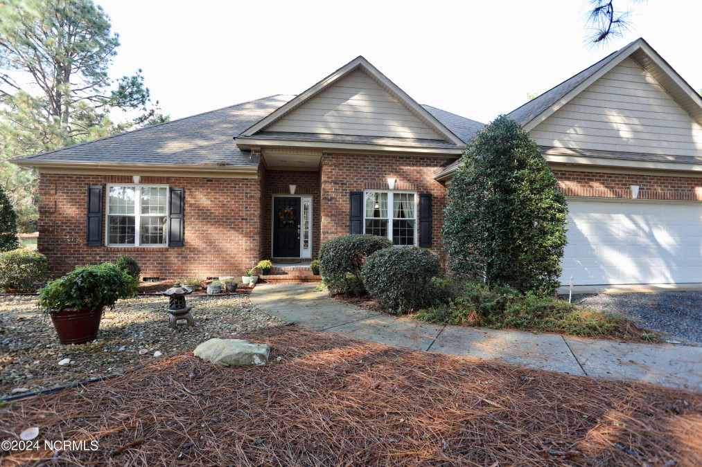 387 Longleaf Dr West End, NC 27376