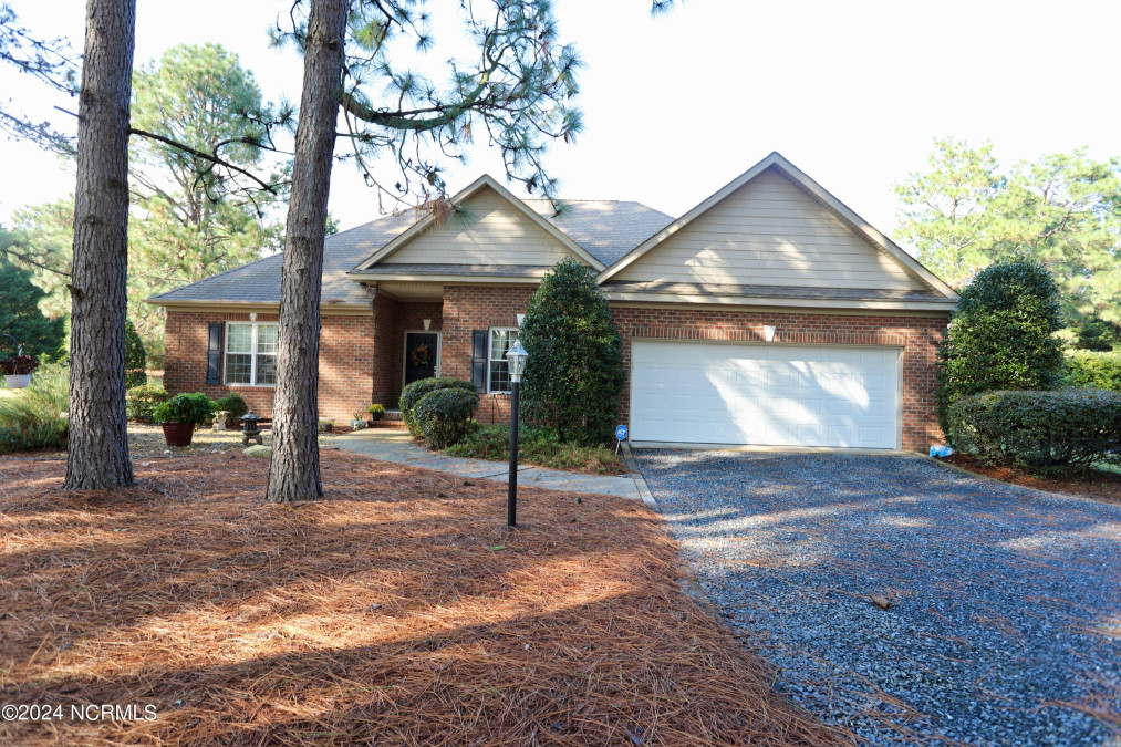 387 Longleaf Dr West End, NC 27376