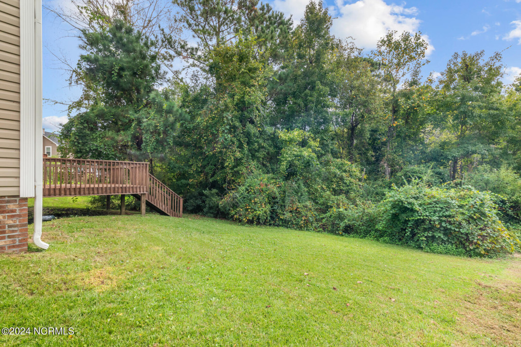 410 Whirlaway Blvd Sneads Ferry, NC 28460