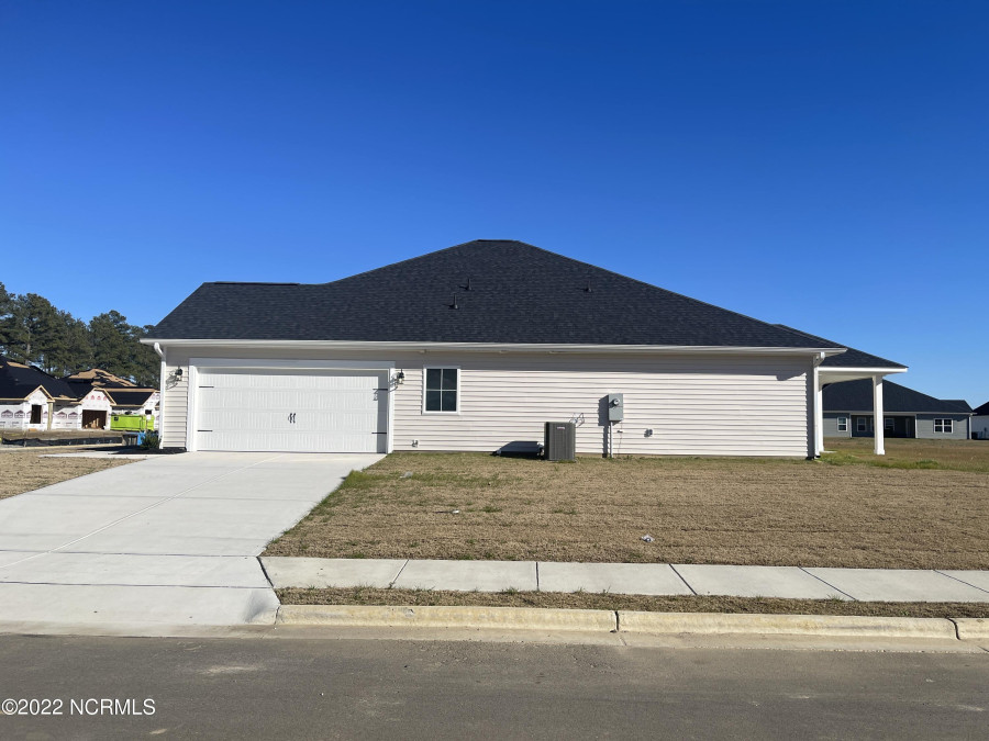 448 Seashore St Grimesland, NC 27837