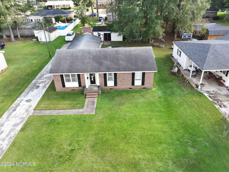 511 Stevens St Wallace, NC 28466