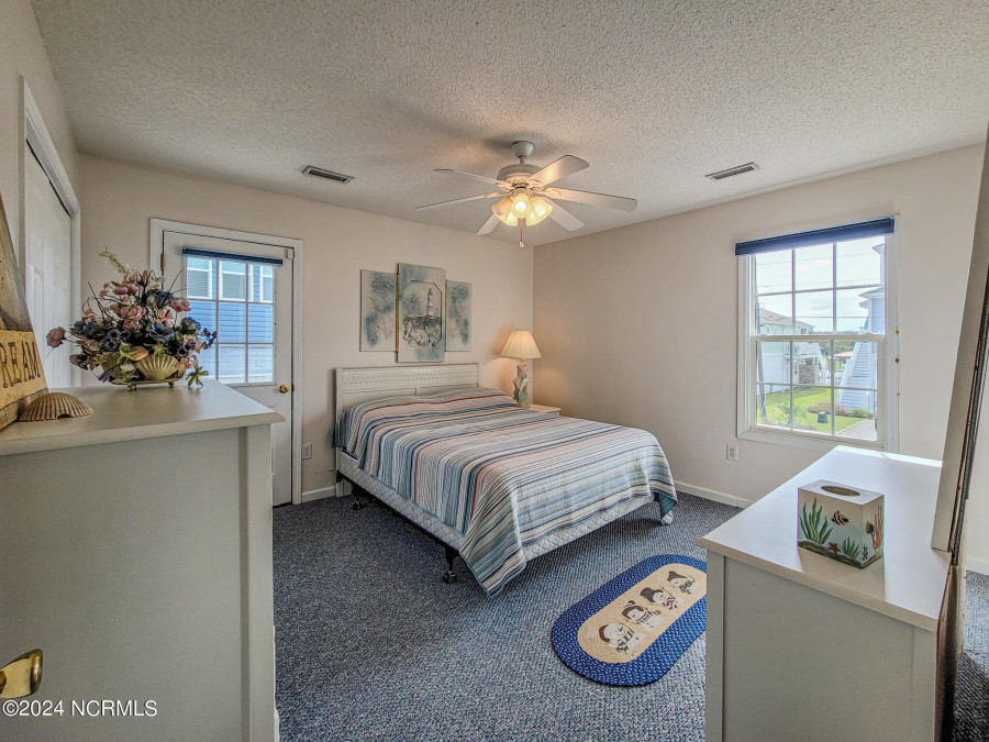 1038 1st St Surf City, NC 28445