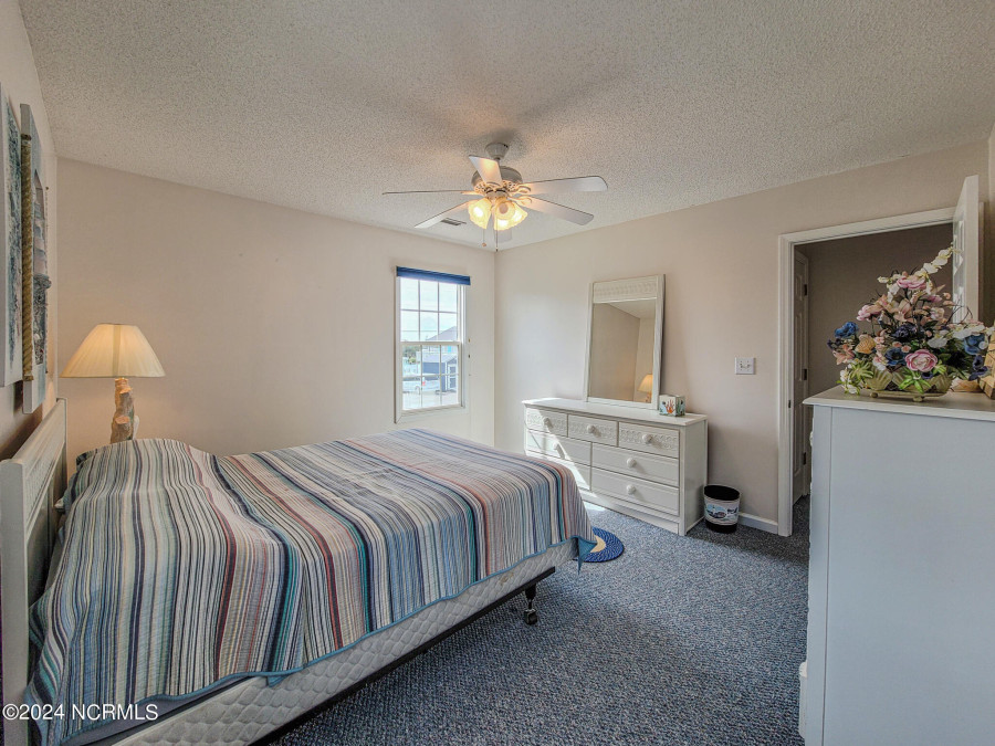 1038 1st St Surf City, NC 28445