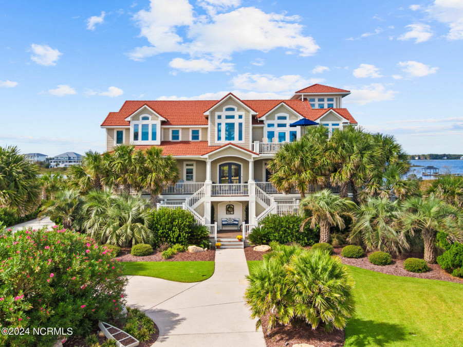 557 New River Inlet Rd North Topsail Beach, NC 28460