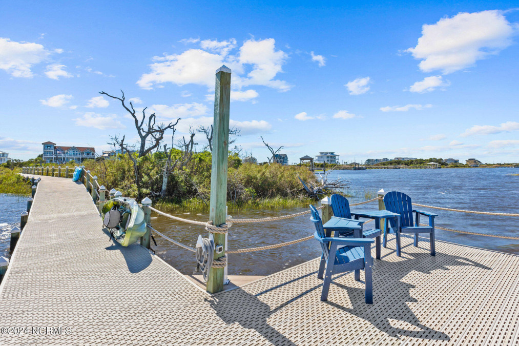 557 New River Inlet Rd North Topsail Beach, NC 28460