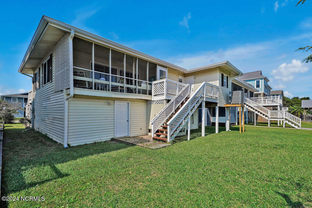 122 Marlin Dr Holden Beach, NC 28462