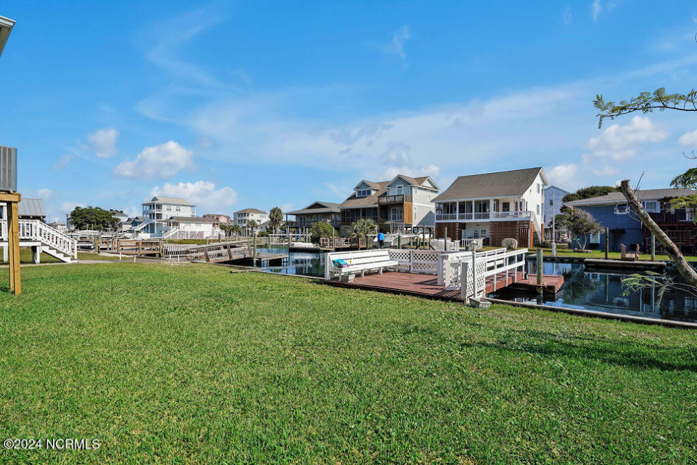 122 Marlin Dr Holden Beach, NC 28462