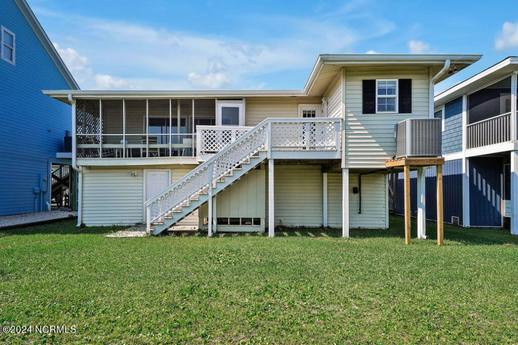 122 Marlin Dr Holden Beach, NC 28462