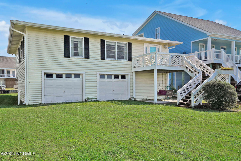 122 Marlin Dr Holden Beach, NC 28462