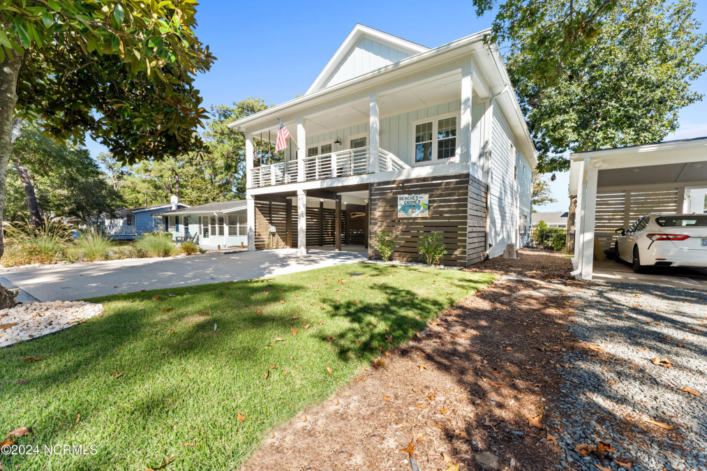 418 Sherrill St Oak Island, NC 28465