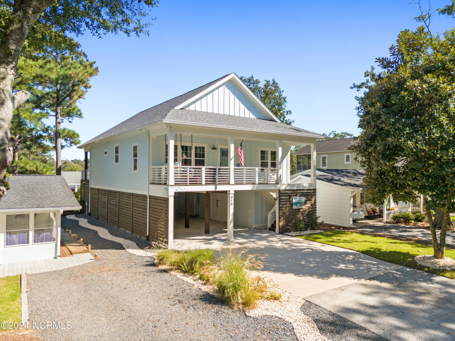 418 Sherrill St Oak Island, NC 28465