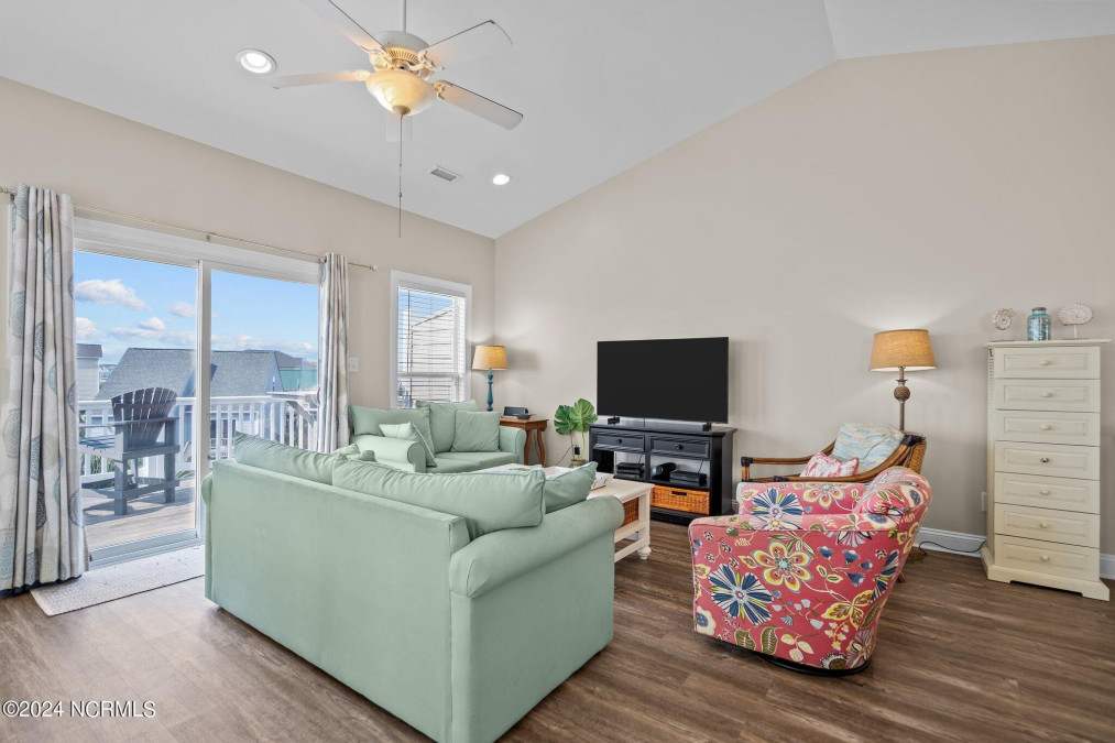 212 Sea Star Cir Surf City, NC 28445