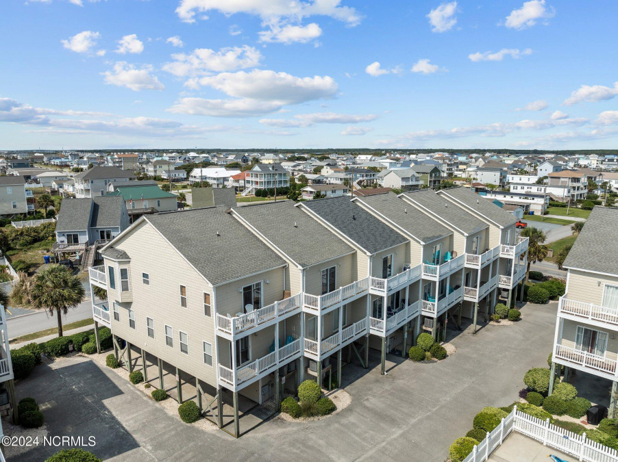 212 Sea Star Cir Surf City, NC 28445