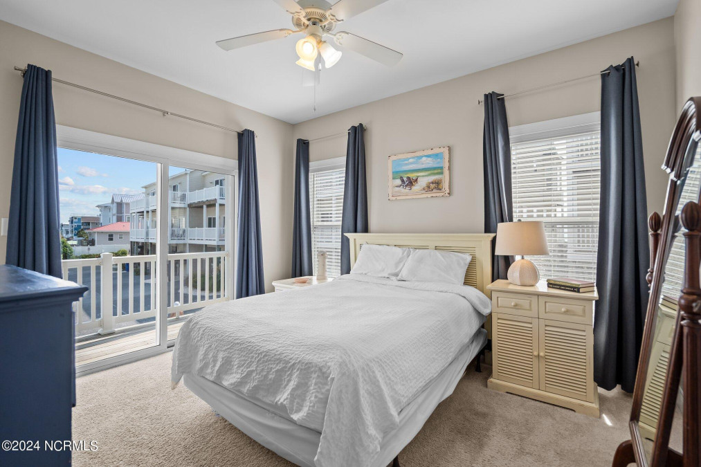 212 Sea Star Cir Surf City, NC 28445