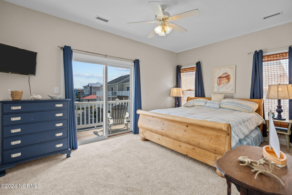 212 Sea Star Cir Surf City, NC 28445