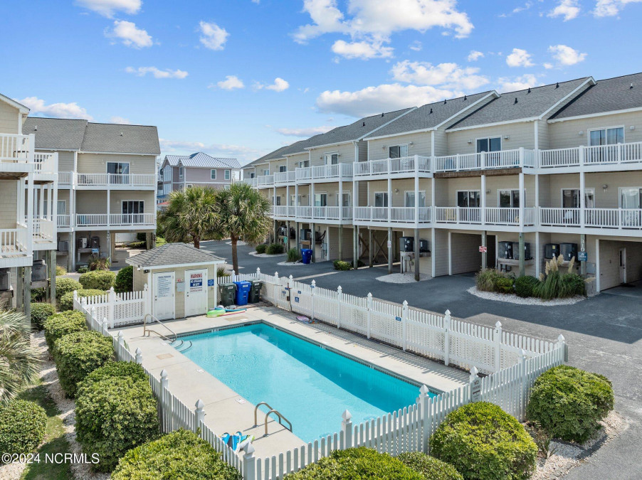 212 Sea Star Cir Surf City, NC 28445