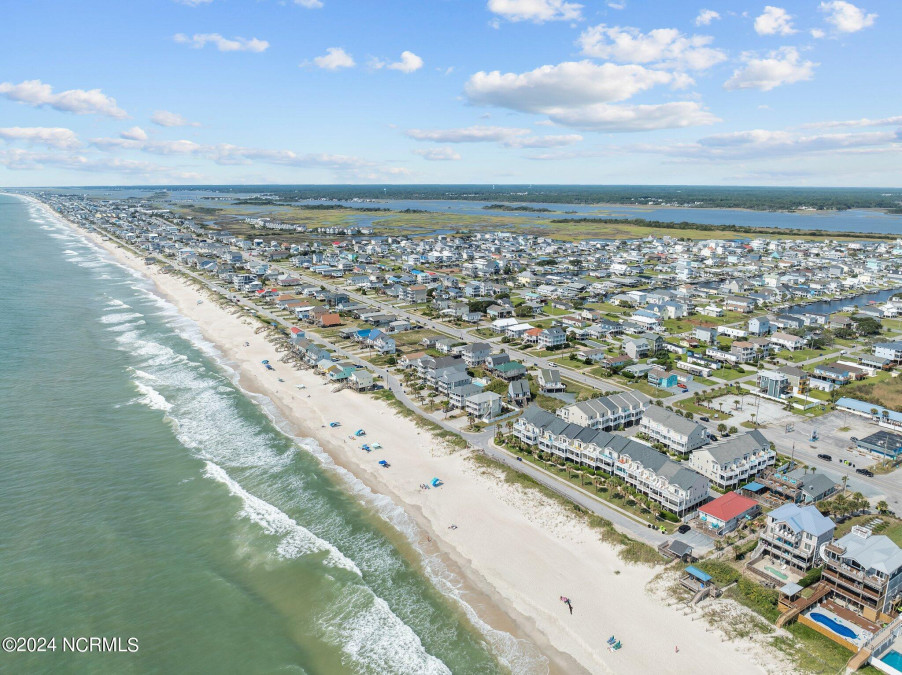 212 Sea Star Cir Surf City, NC 28445