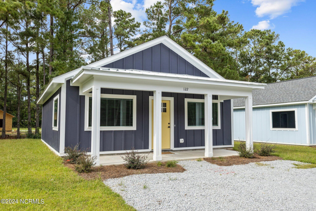 113 Long Pond Loop Swansboro, NC 28584