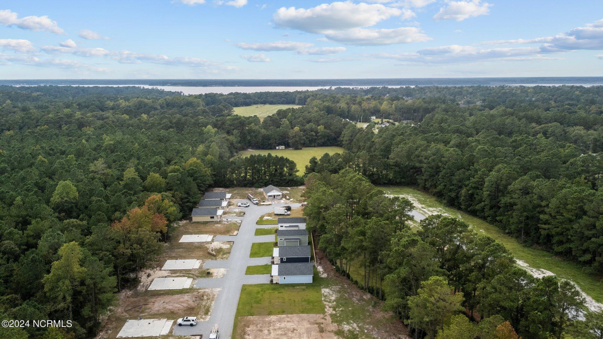 113 Long Pond Loop Swansboro, NC 28584