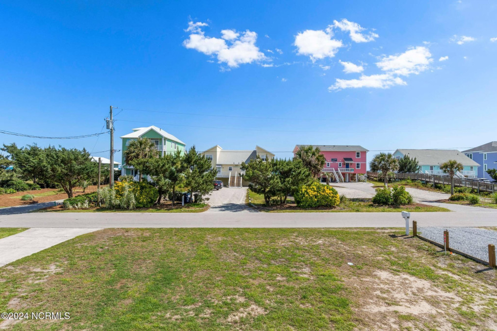 8608 Ocean View Dr Emerald Isle, NC 28594