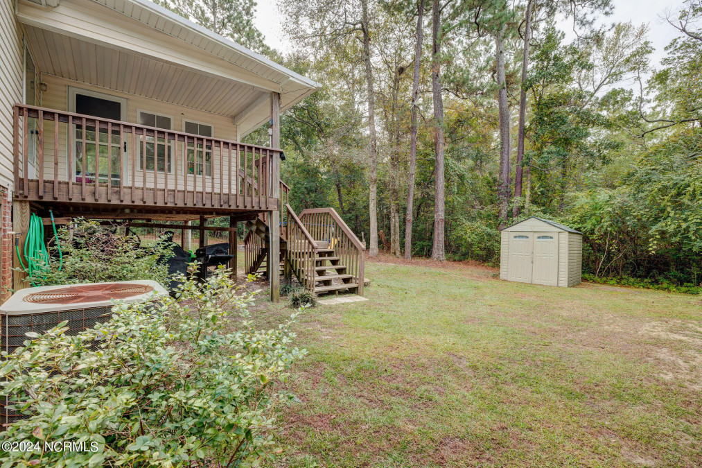 220 Groves Point Cir Hampstead, NC 28443