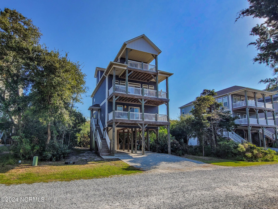 118 Fairytale Ln Surf City, NC 28445