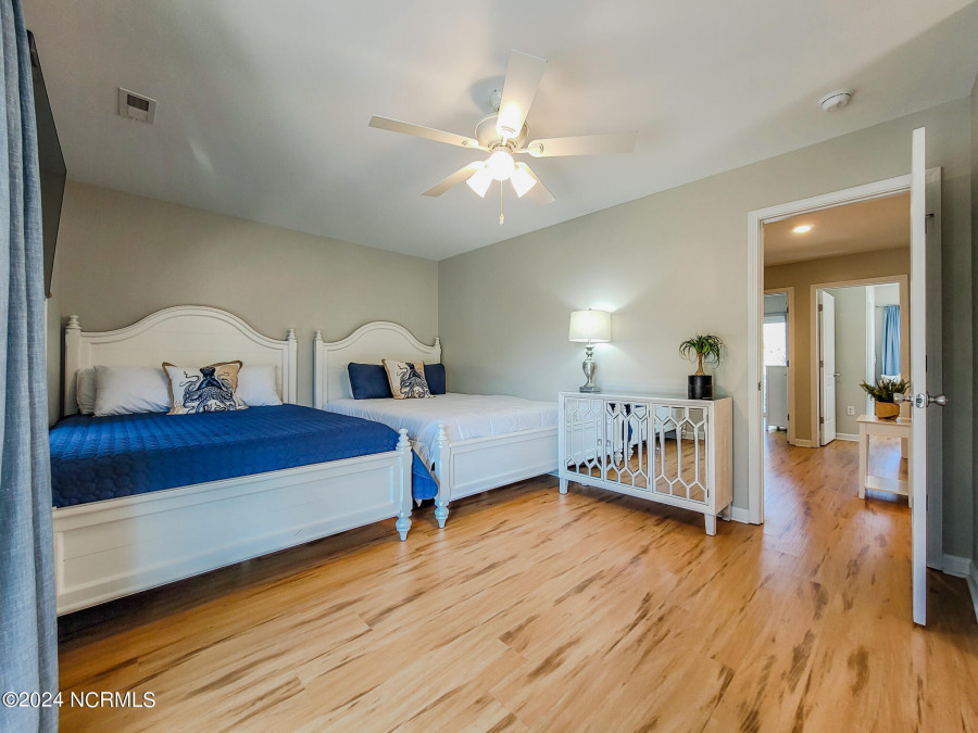 118 Fairytale Ln Surf City, NC 28445