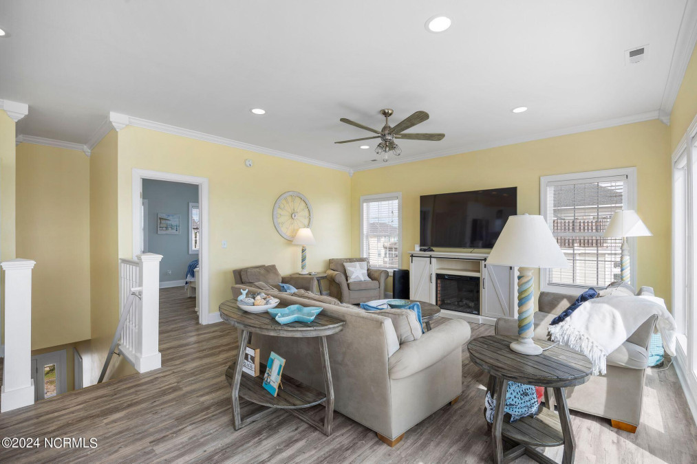 4476 Island Dr North Topsail Beach, NC 28460