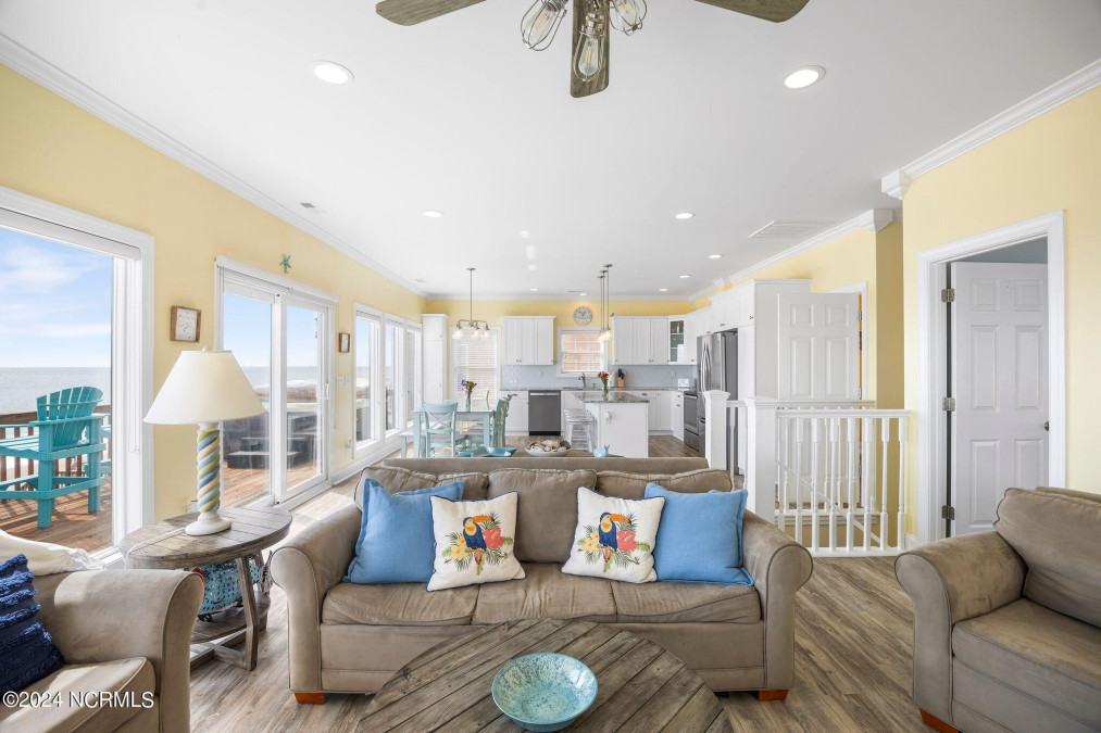 4476 Island Dr North Topsail Beach, NC 28460