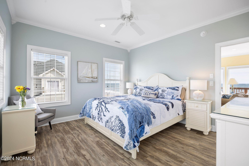 4476 Island Dr North Topsail Beach, NC 28460