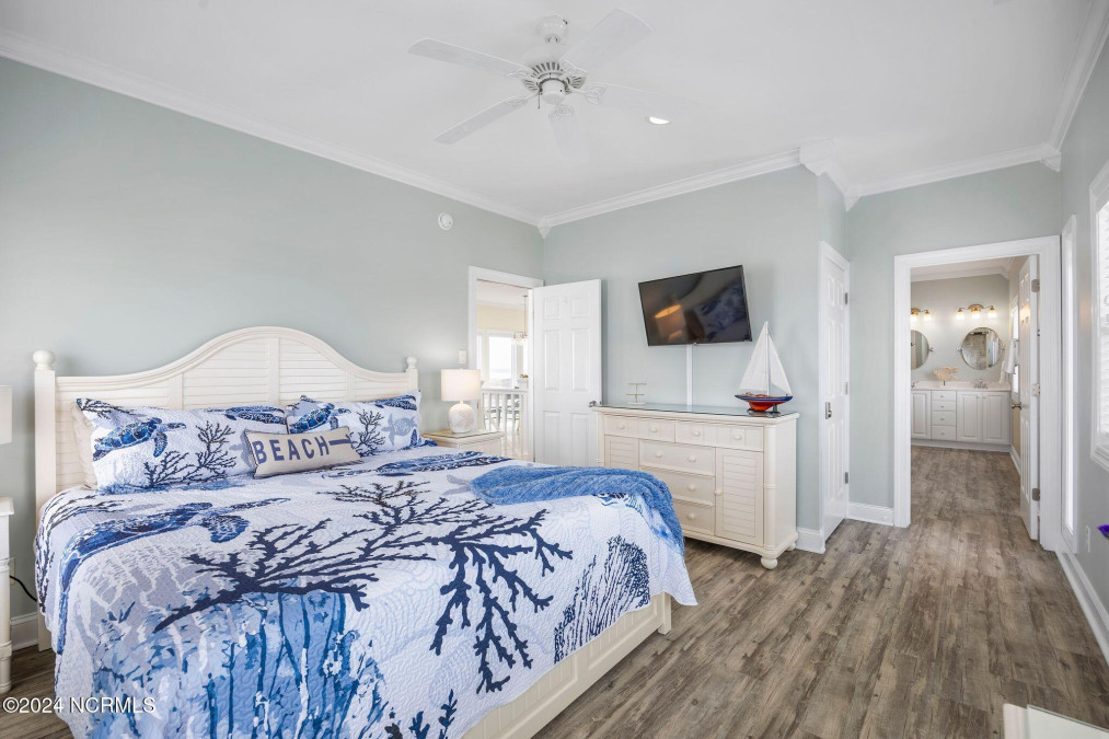 4476 Island Dr North Topsail Beach, NC 28460