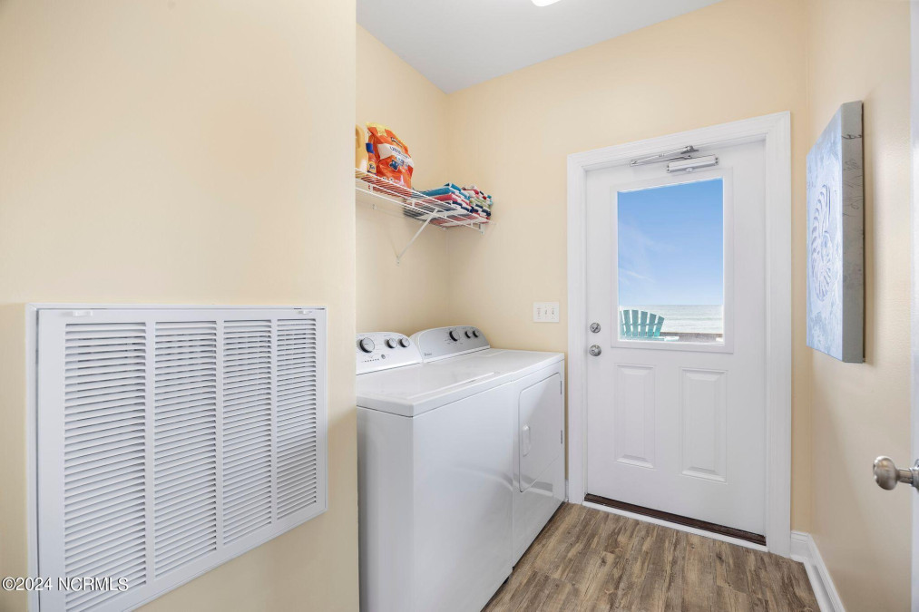 4476 Island Dr North Topsail Beach, NC 28460