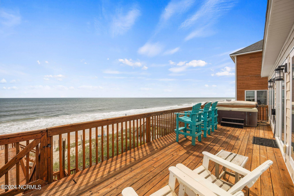 4476 Island Dr North Topsail Beach, NC 28460