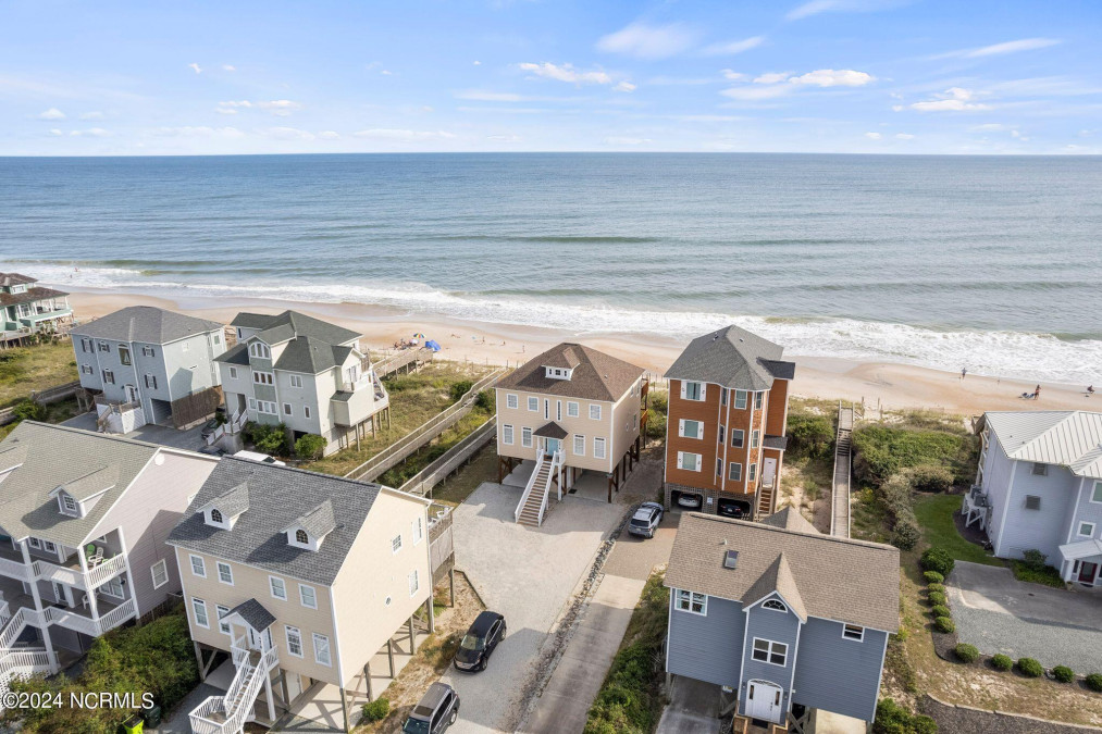 4476 Island Dr North Topsail Beach, NC 28460